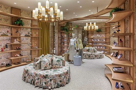 Tory Burch Store.